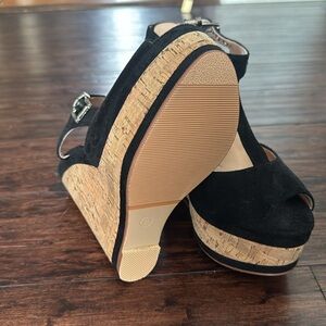 Black open toed wedges